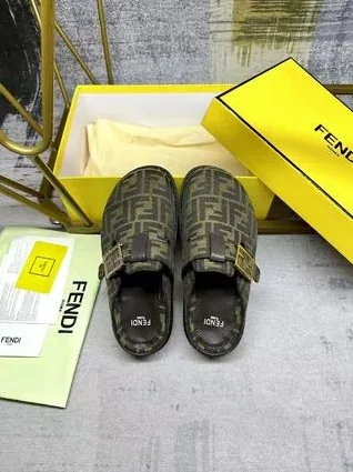 Fendi Feel Mules Brown