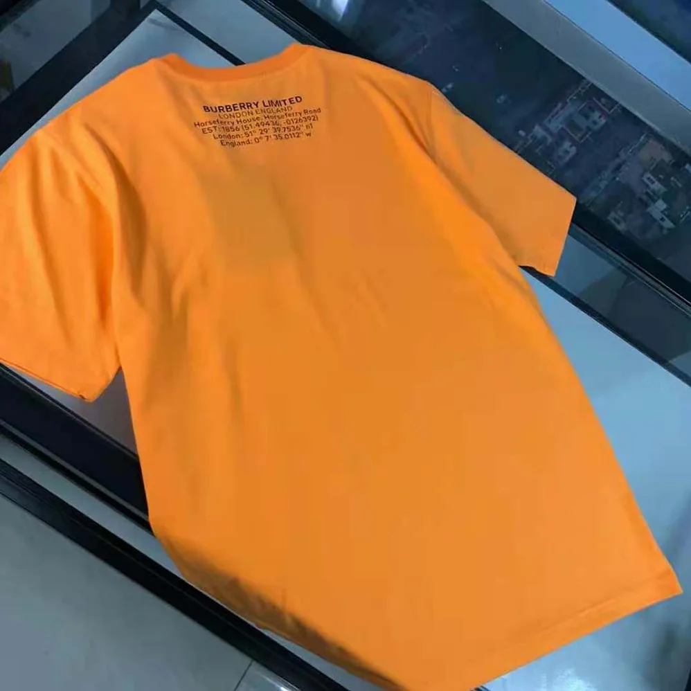 Burberry Shark Graphic Cotton Oversized T-shirt for Men in Orange Burberry Shark Graphic Cotton Oversized T-shirt for Men in Orange