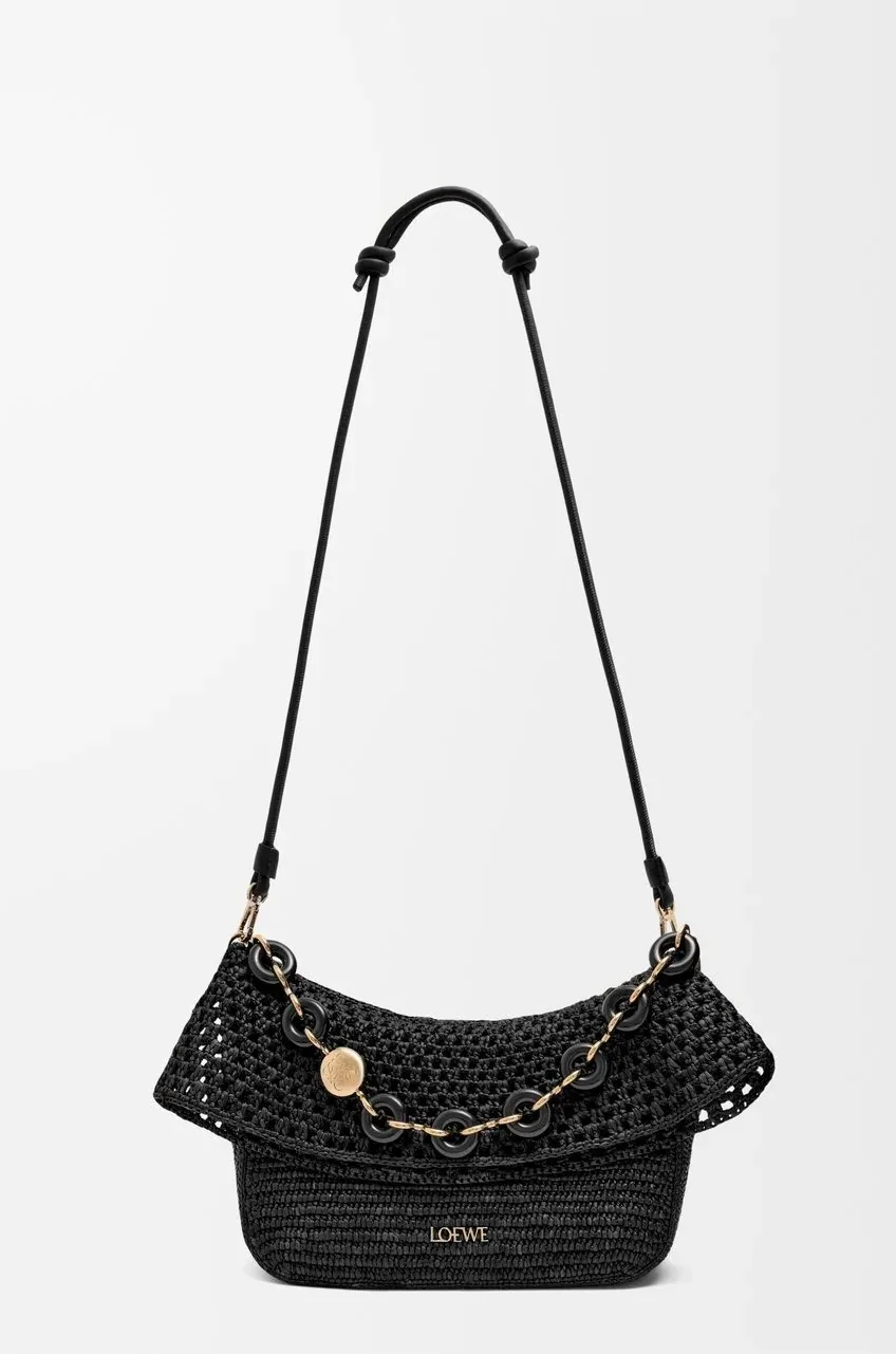 Loewe Medium Ola Bag In Raffia Black / AP22P22X02 Loewe Medium Ola Bag In Raffia Black / AP22P22X02