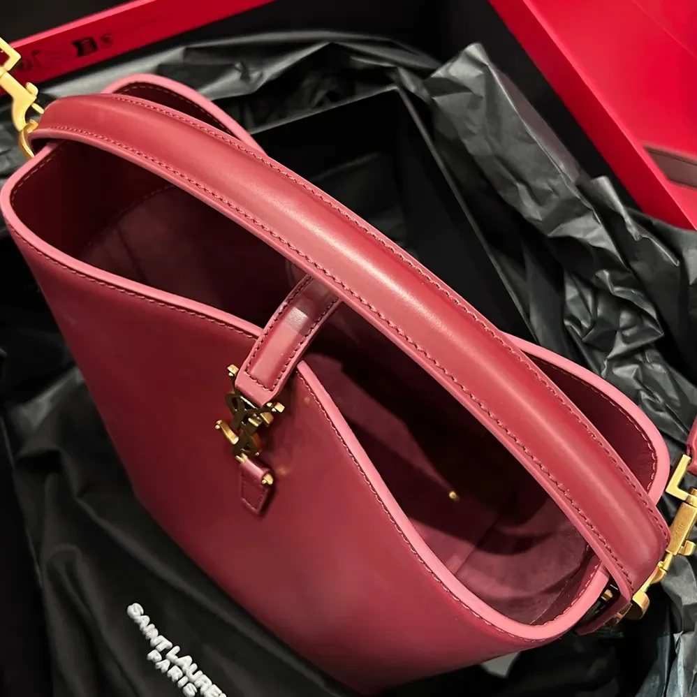 Saint Laurent YSL Le 37 Small in Shiny Leather for Women in Maroon Saint Laurent YSL Le 37 Small in Shiny Leather for Women in Maroon