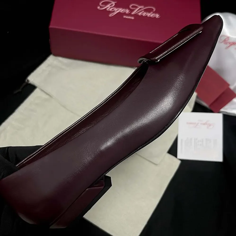Roger Vivier Viv In The City Ballerinas In Leather Burgundy for Women Roger Vivier Viv In The City Ballerinas In Leather Burgundy for Women