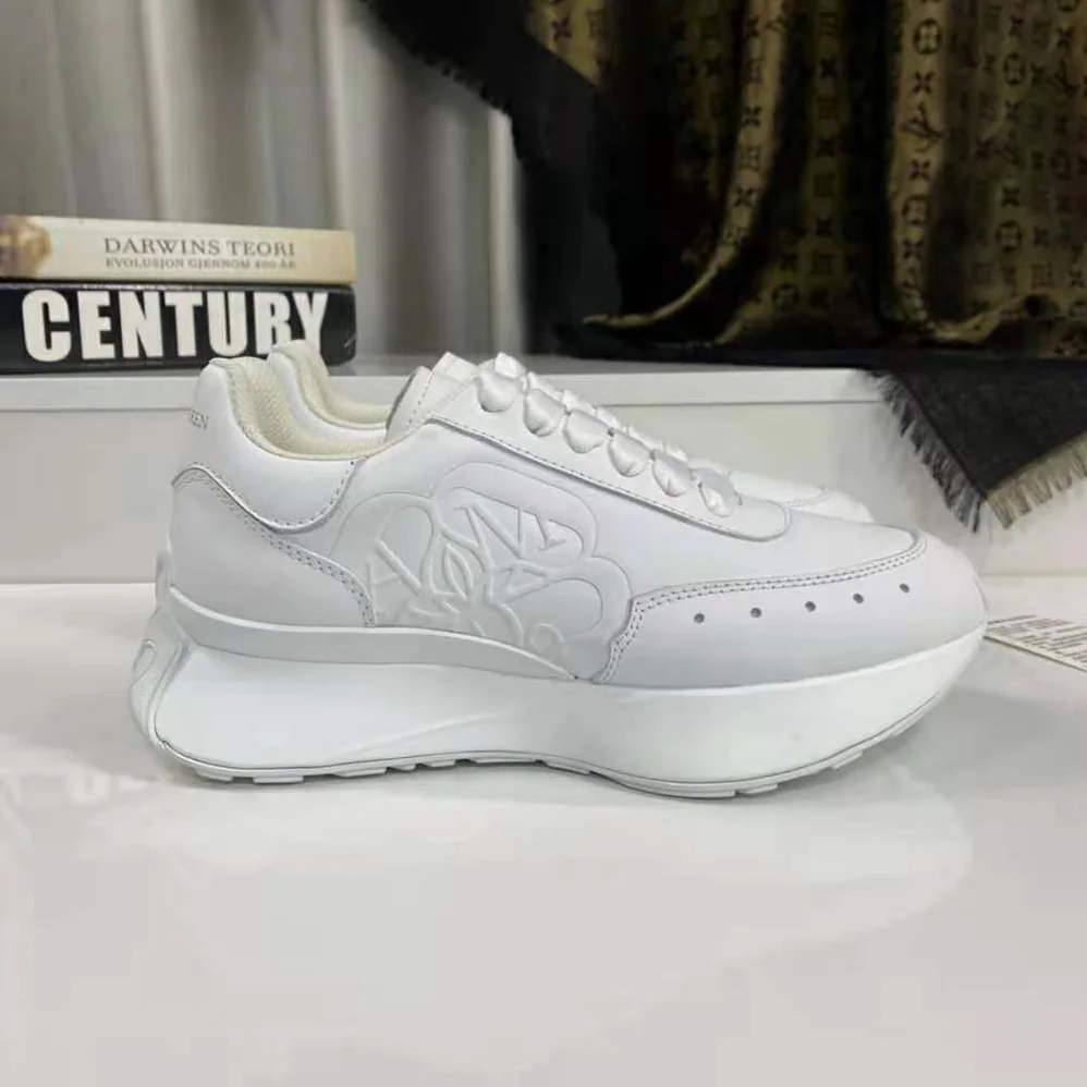 Alexander Mcqueen Sprint Runner in Calf Leather for Unisex in White