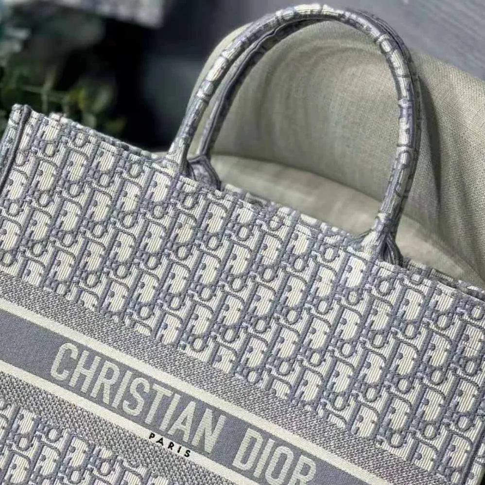 Dior Dior Bbook Tote for Women in Silver Dior Dior Bbook Tote for Women in Silver