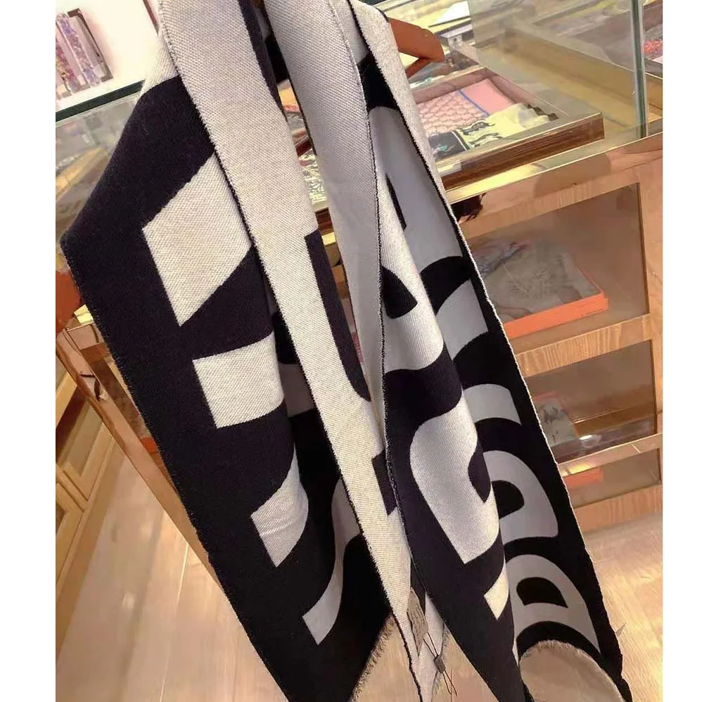 Burberry Logo Wool Jacquard Scarf for Women in Black