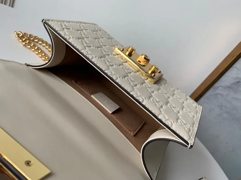 Gucci GG Embossed Padlock Shoulder Bag White Milky / Gucci GG Embossed Padlock Shoulder Bag White Milky /