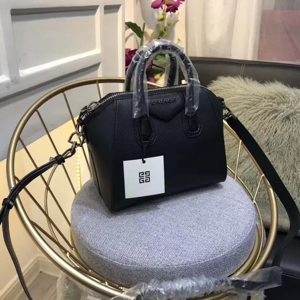 Givenchy Mini Antigona Bag in Grained Leather Givenchy Mini Antigona Bag in Grained Leather