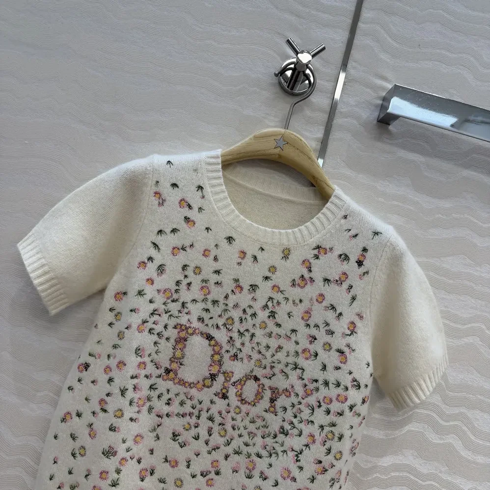 Dior Short-Sleeved Embroidered Sweater Multicolor Daisy Garden Cashmere Knit for Women Dior Short-Sleeved Embroidered Sweater Multicolor Daisy Garden Cashmere Knit for Women