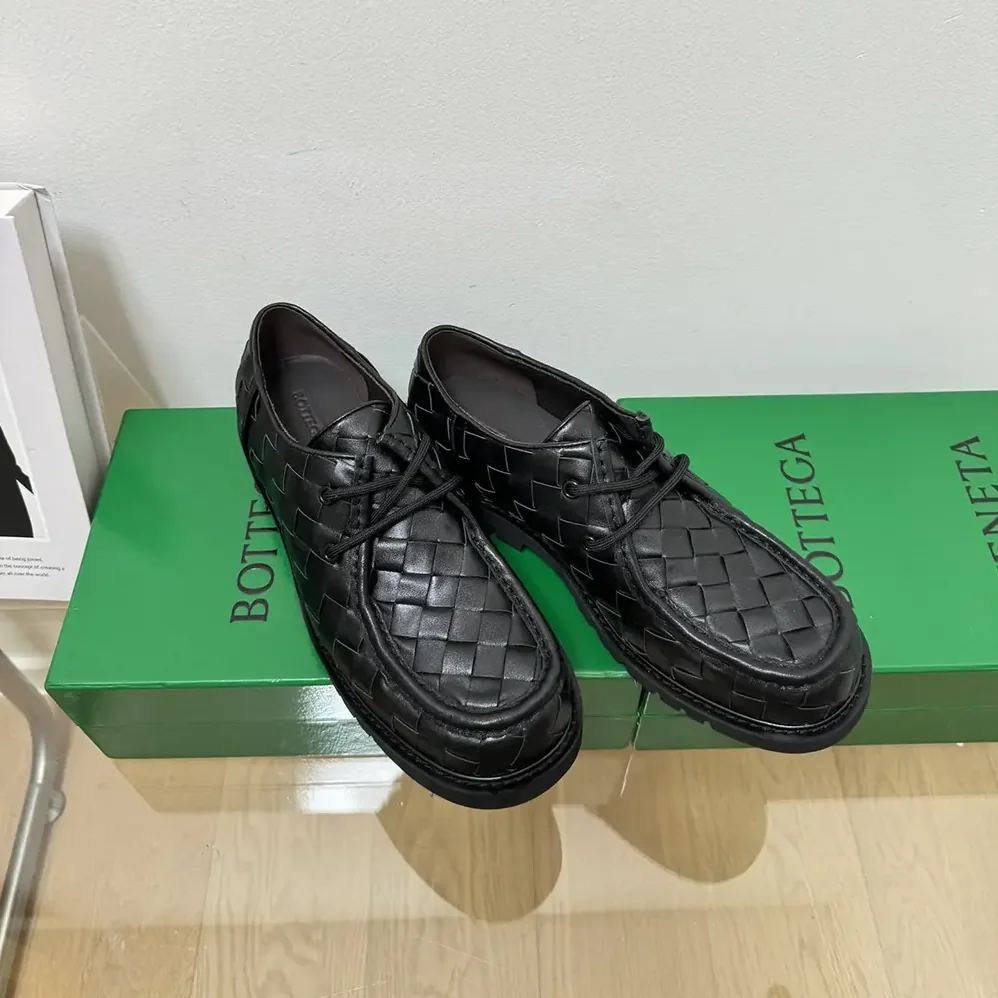 Bottega Veneta Haddock Lace-Up Shoe for Unisex in Black