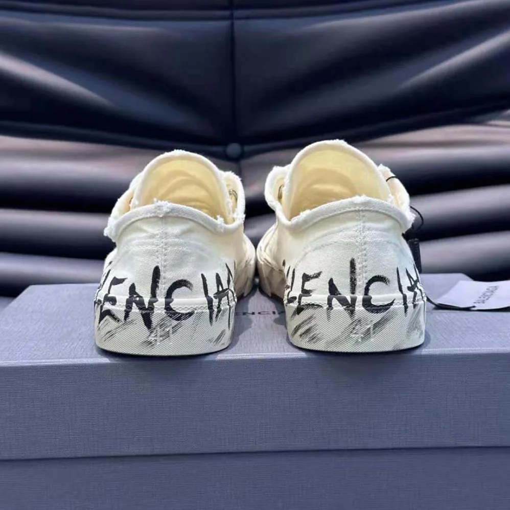 Balenciaga Paris Low Top Graffiti Sneaker in White for Unisex Balenciaga Paris Low Top Graffiti Sneaker in White for Unisex