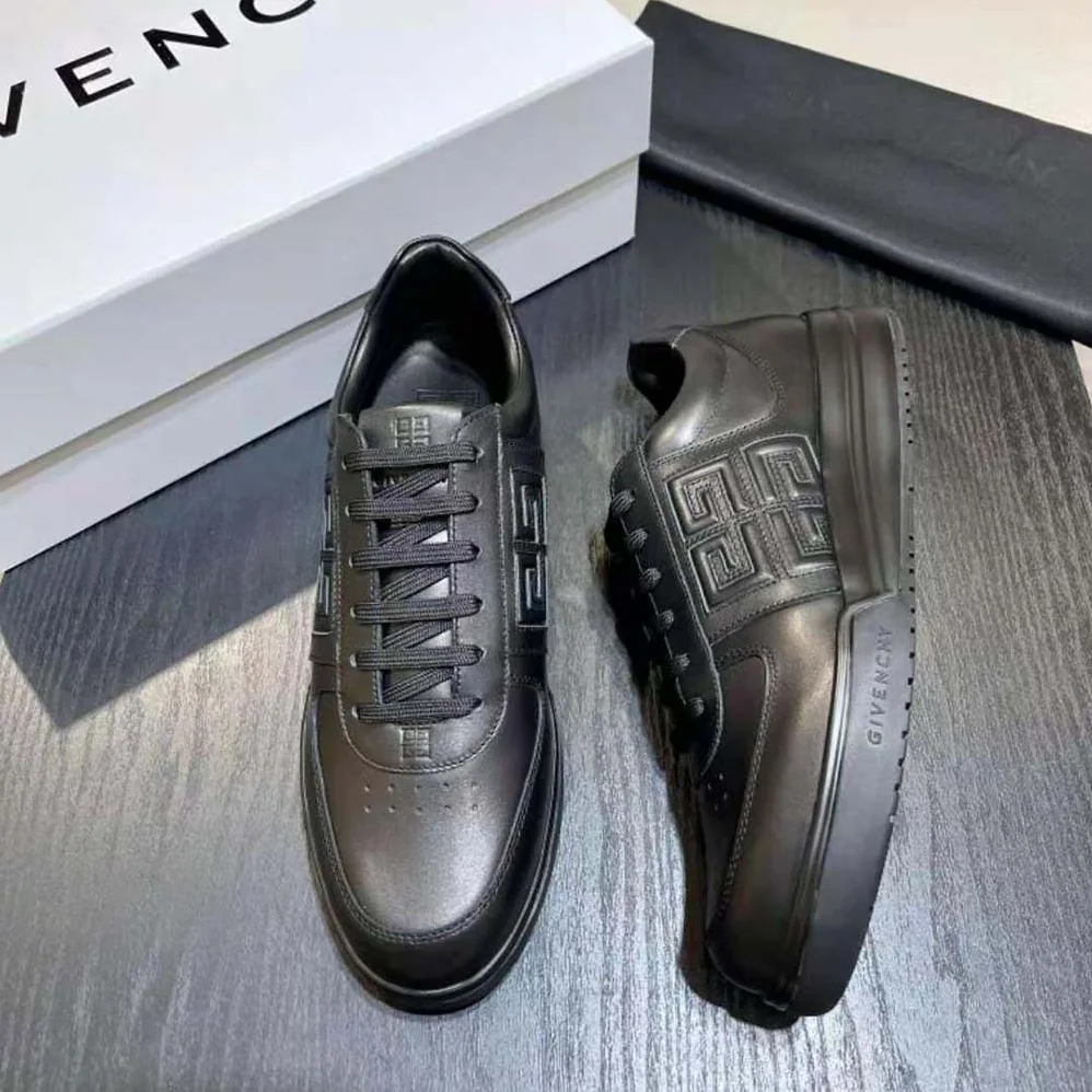 Givenchy G4 Sneakers in Leather for Men in Black Givenchy G4 Sneakers in Leather for Men in Black