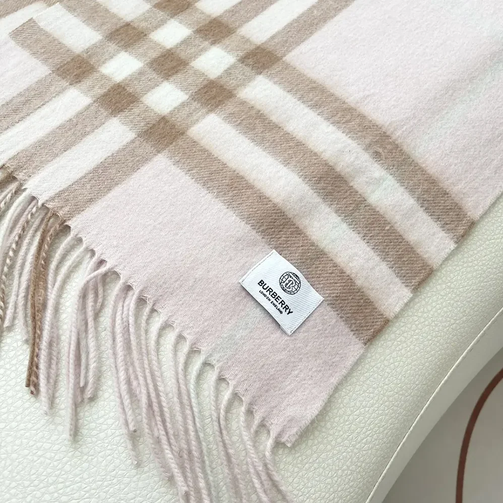 Burberry Check Cashmere Scarf for Unisex in Pink Burberry Check Cashmere Scarf for Unisex in Pink