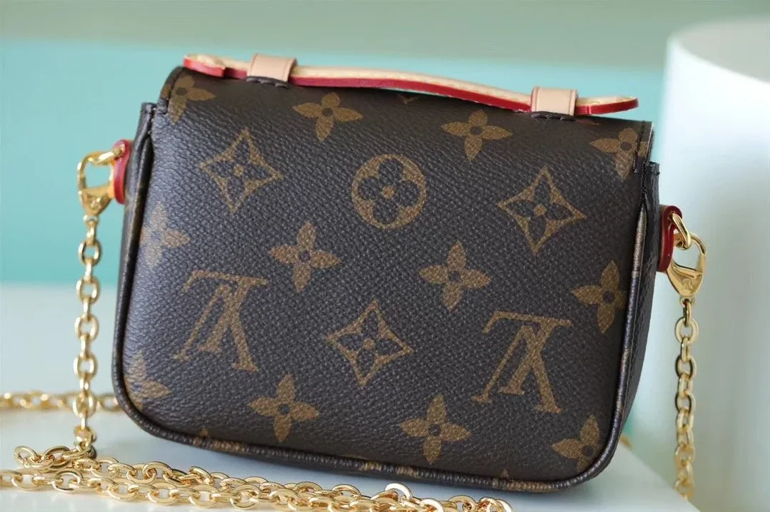 Louis Vuitton Micro Metis Pochette Shoulder Bag / Brown Monogram Canvas Gold Hardware Louis Vuitton Micro Metis Pochette Shoulder Bag / Brown Monogram Canvas Gold Hardware