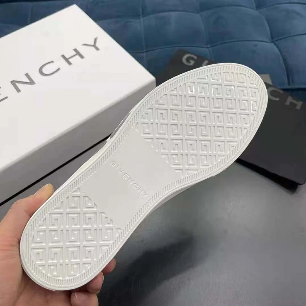 Givenchy Sneakers City Sport in Leather with Tag Effect 4g Print for Men