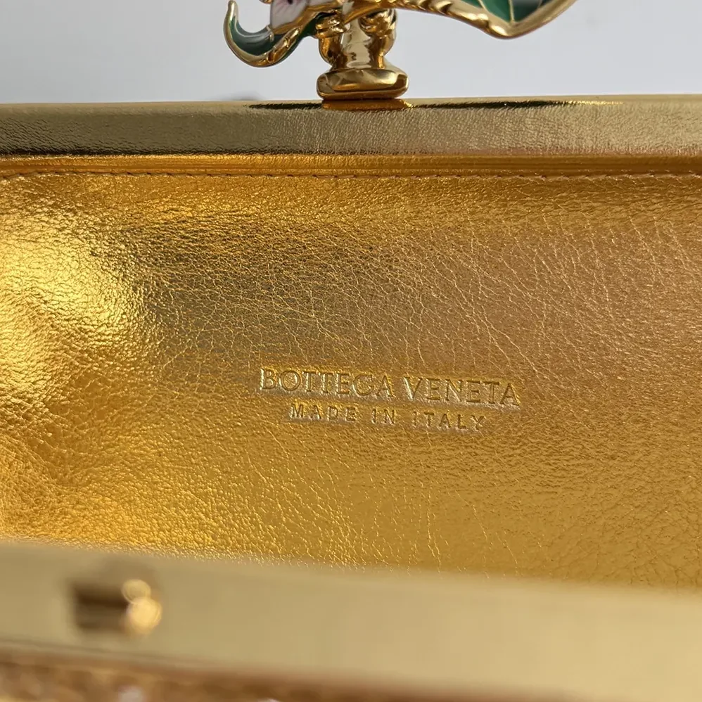 Bottega Veneta Knot for Women in Gold Bottega Veneta Knot for Women in Gold