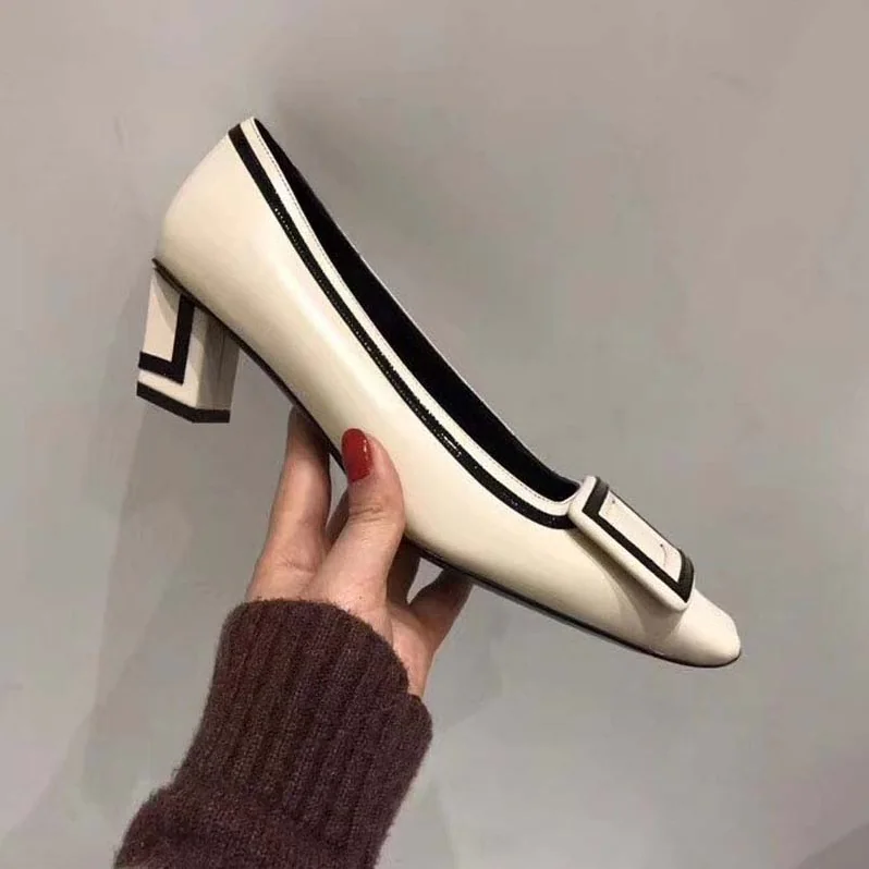 Roger Vivier Belle Vivier Graphic Pumps 45mm Heel White for Women Roger Vivier Belle Vivier Graphic Pumps 45mm Heel White for Women