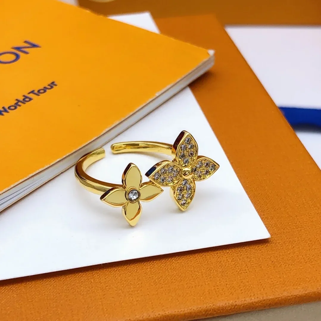 Louis Vuitton Presbyopia Ring Gold Louis Vuitton Presbyopia Ring Gold