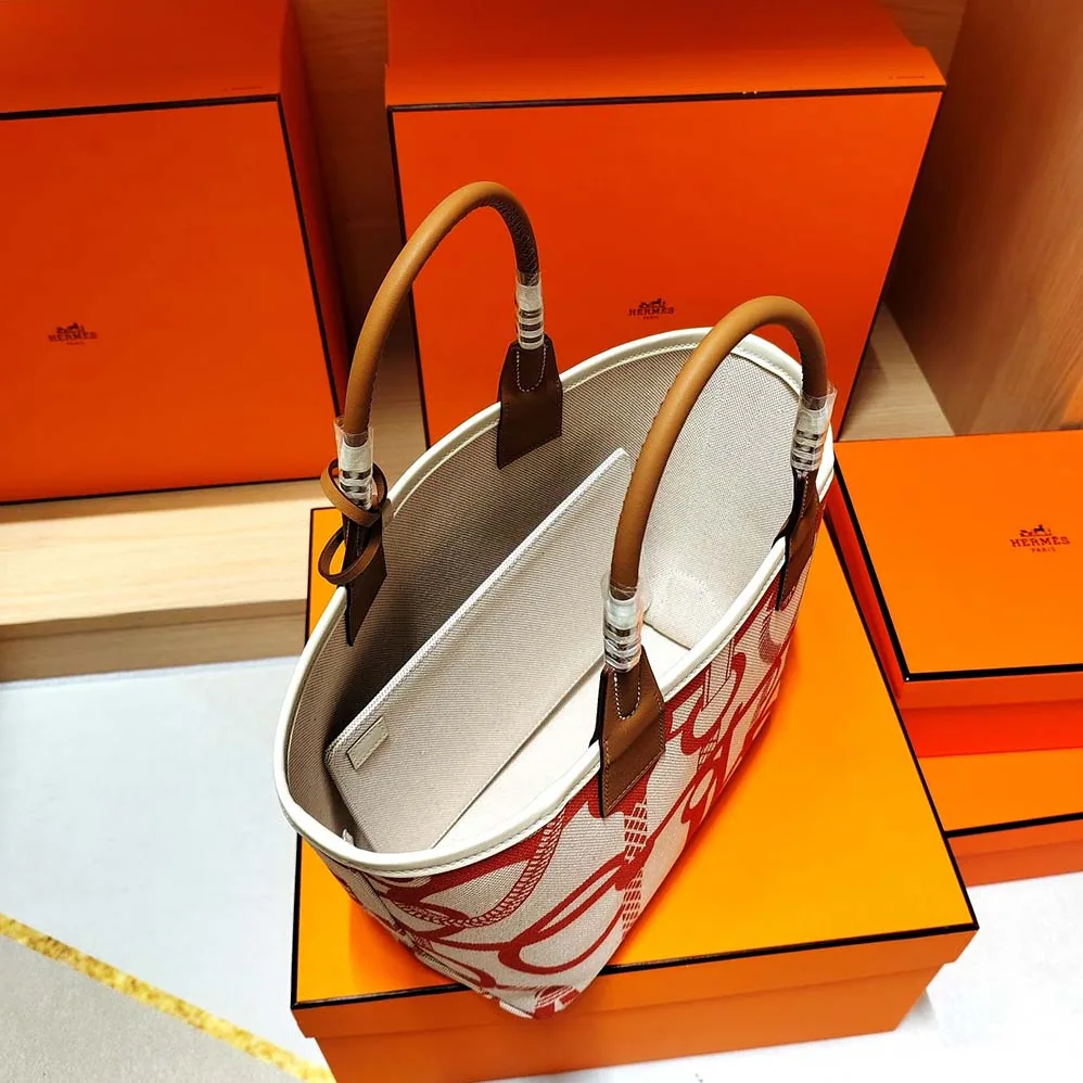 Hermes Steeple 25 Ecru Tote Bag for Unisex in Orange