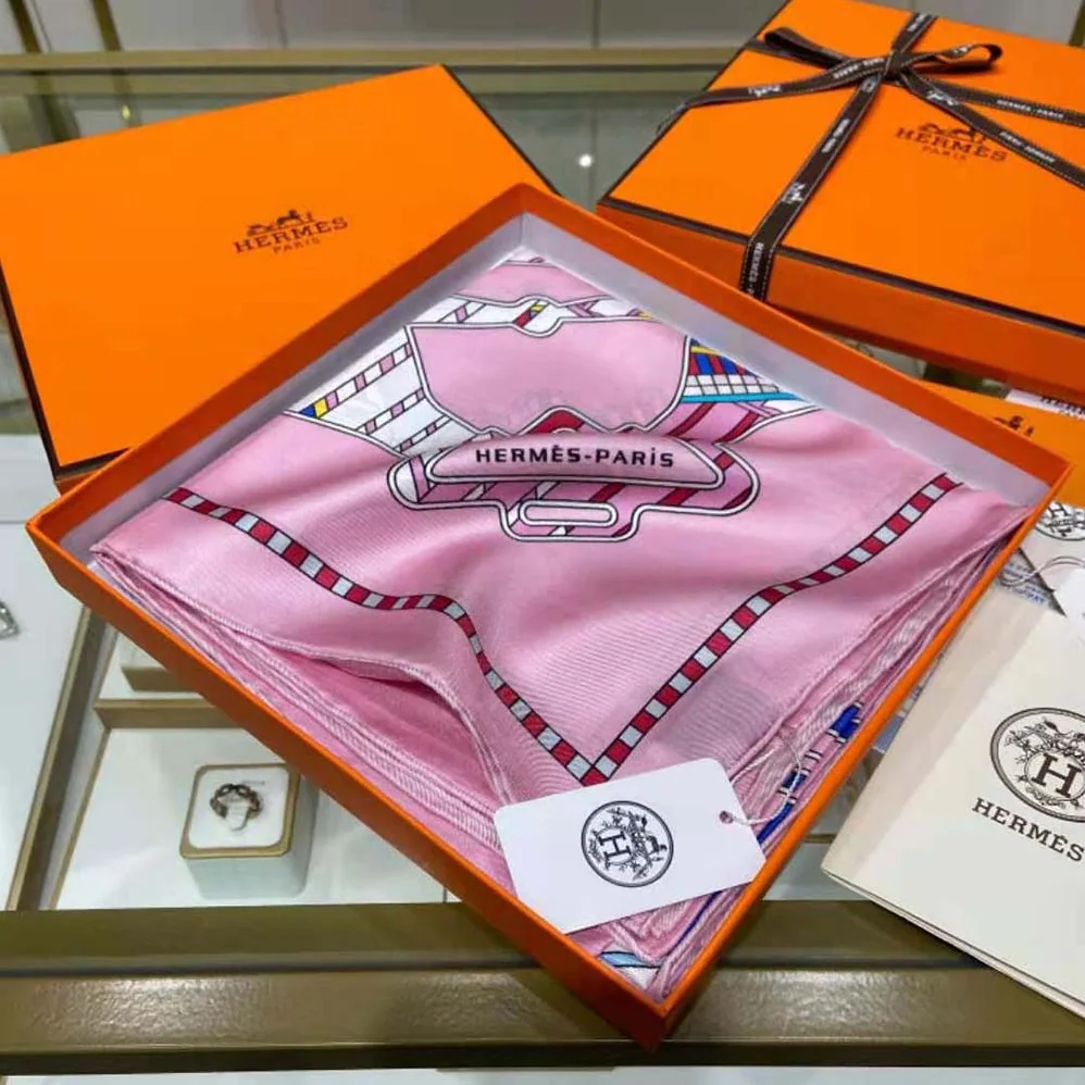 Hermes Tatersale En Zigzag Scarf 45 in Silk Twill for Women in Pink Hermes Tatersale En Zigzag Scarf 45 in Silk Twill for Women in Pink