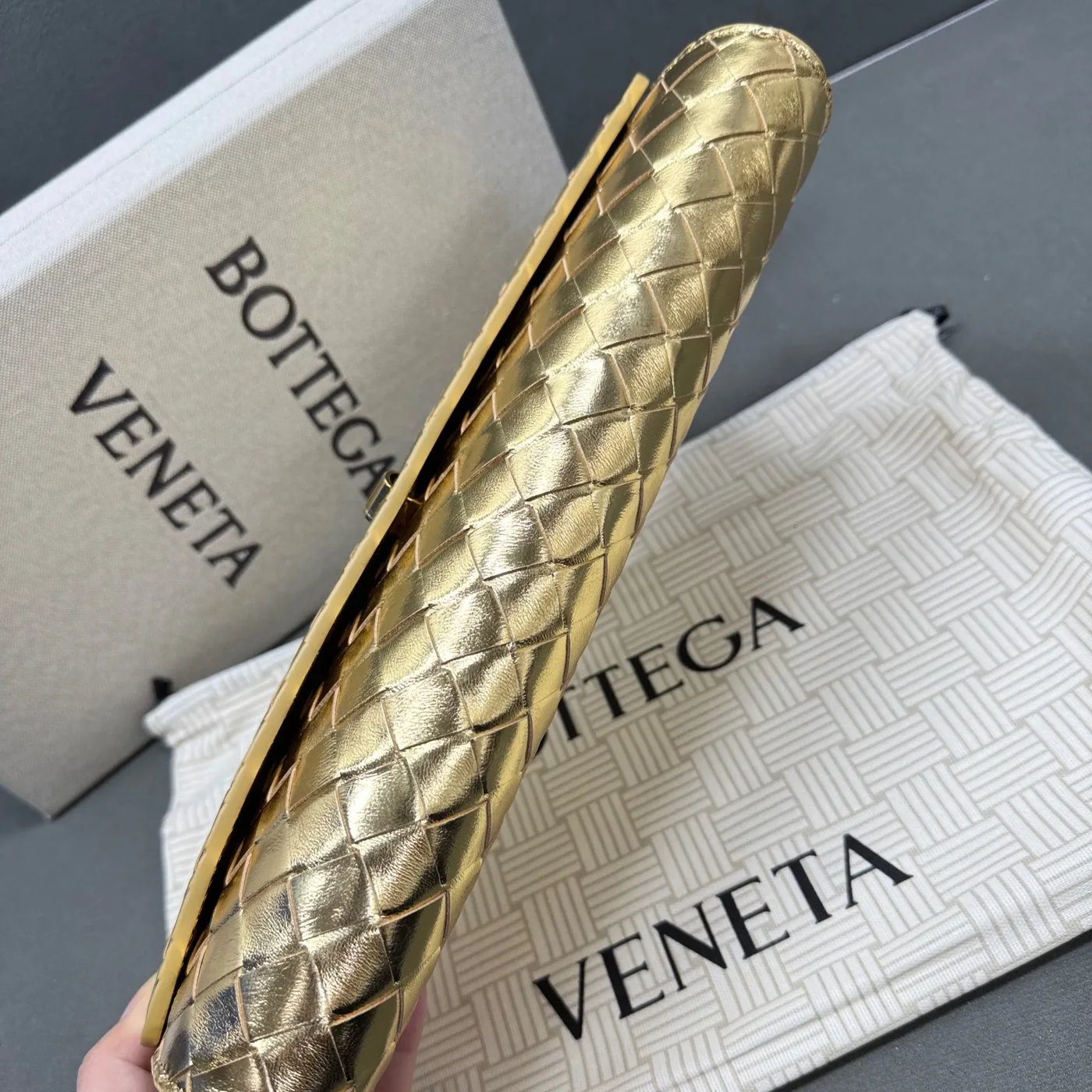 Bottega Veneta Andiamo Clutch in Gold Metallic Gold Hardware