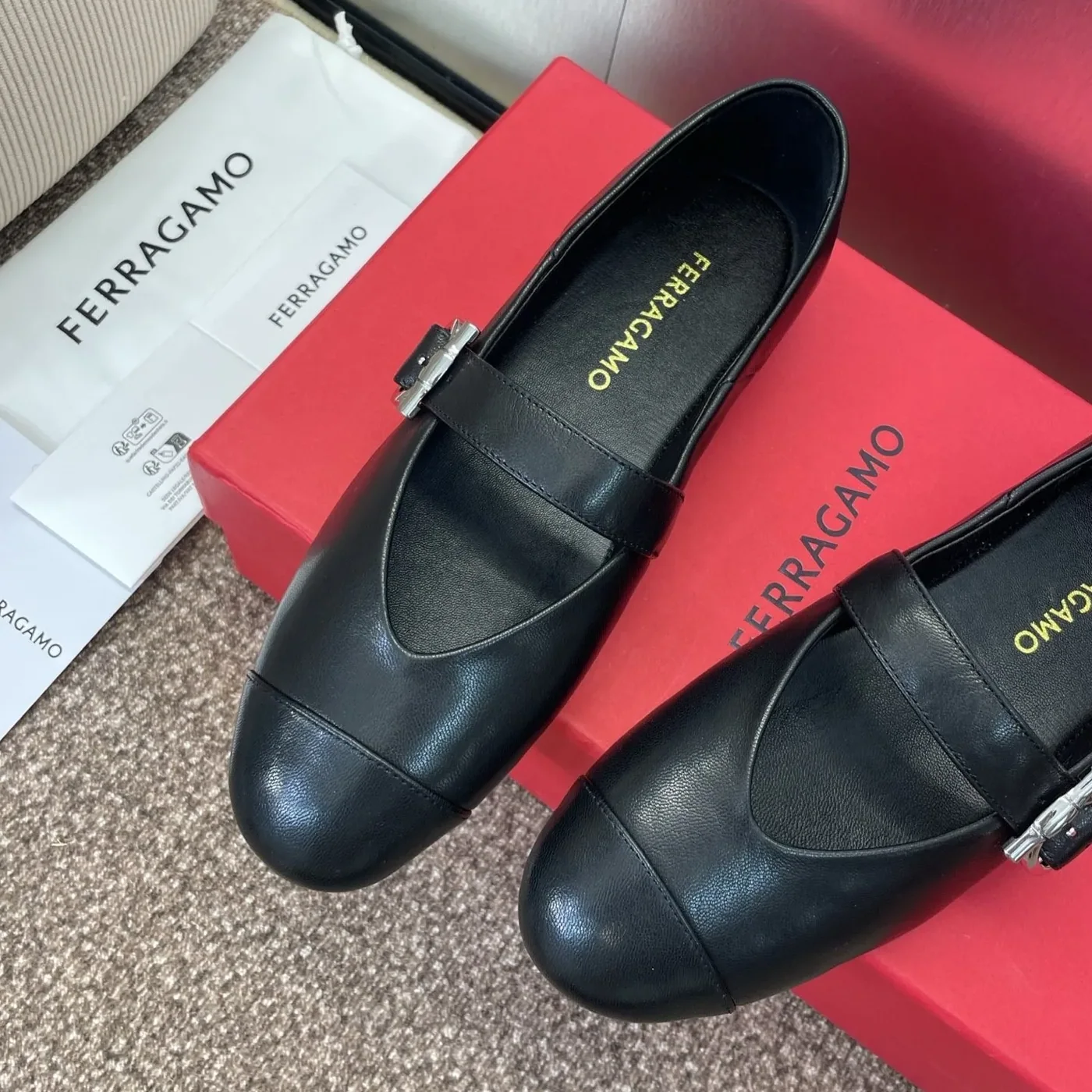 Ferragamo Gancini Ballet Flat Black 01J947