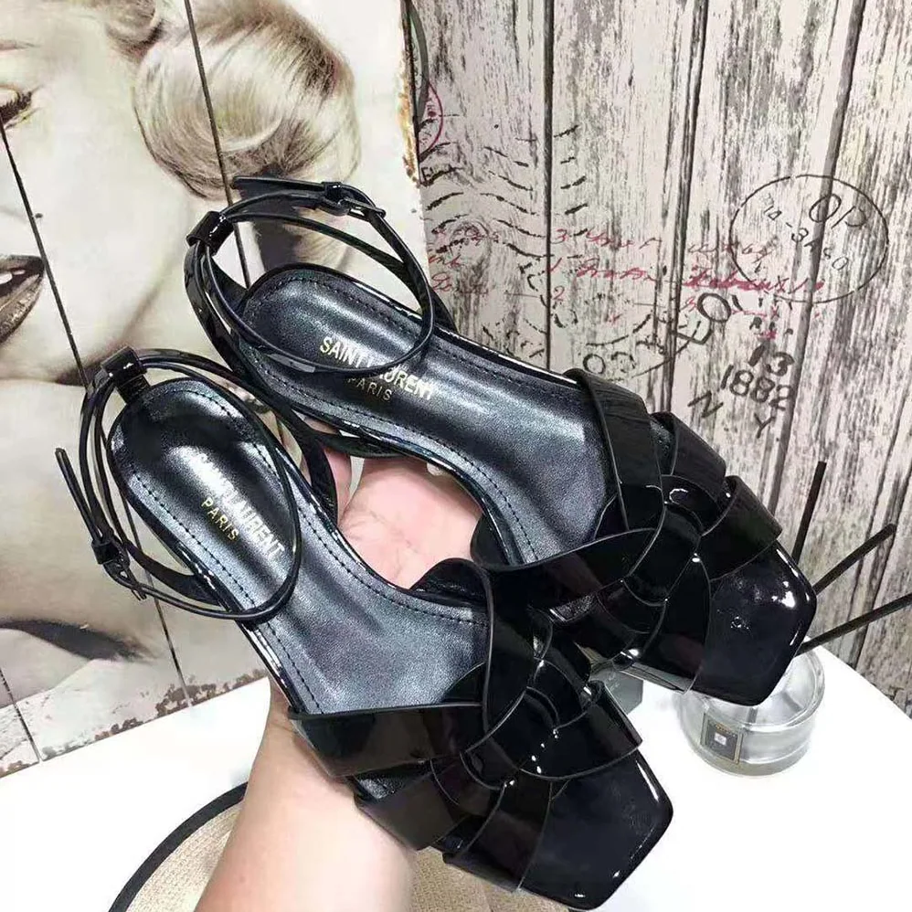 Saint Laurent YSL Tribute Flat Sandals in Patent Leather for Women Saint Laurent YSL Tribute Flat Sandals in Patent Leather for Women