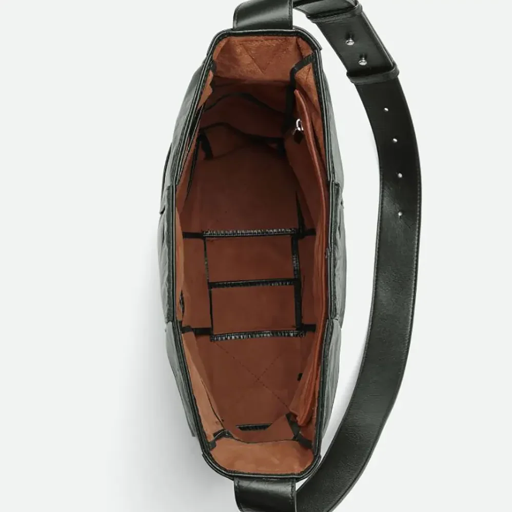 Bottega Veneta Arco Hobo Bag in Calfskin Leather for Unisex in Black Bottega Veneta Arco Hobo Bag in Calfskin Leather for Unisex in Black