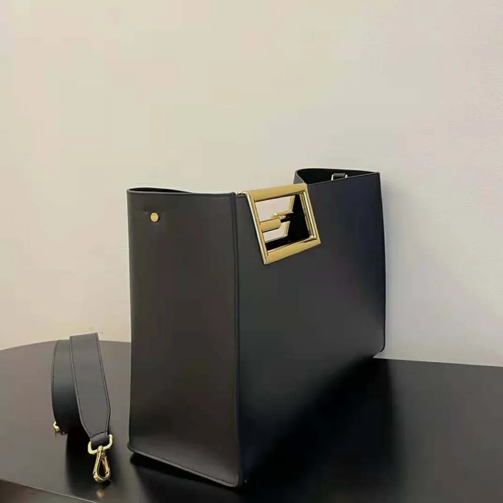 Fendi Way Medium Made of Camellia-Colored Leather Bag for Women in Black