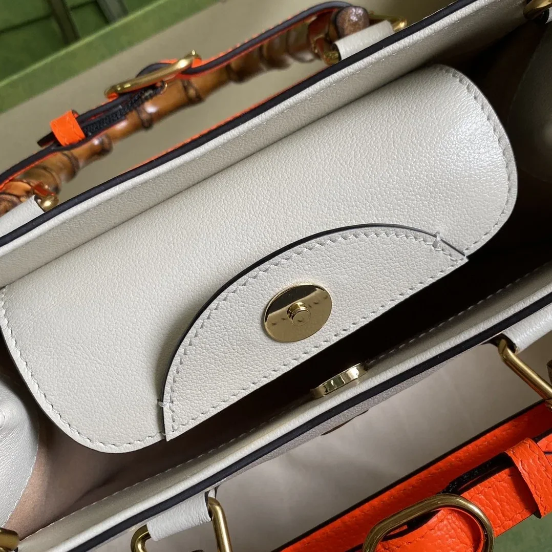 Gucci Diana Medium Tote Bag White / GG