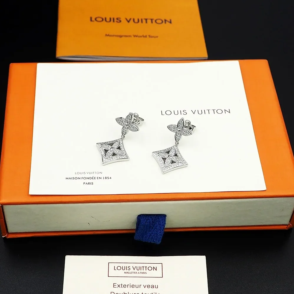 Louis Vuitton Diamond Floral Earrings Silver Louis Vuitton Diamond Floral Earrings Silver