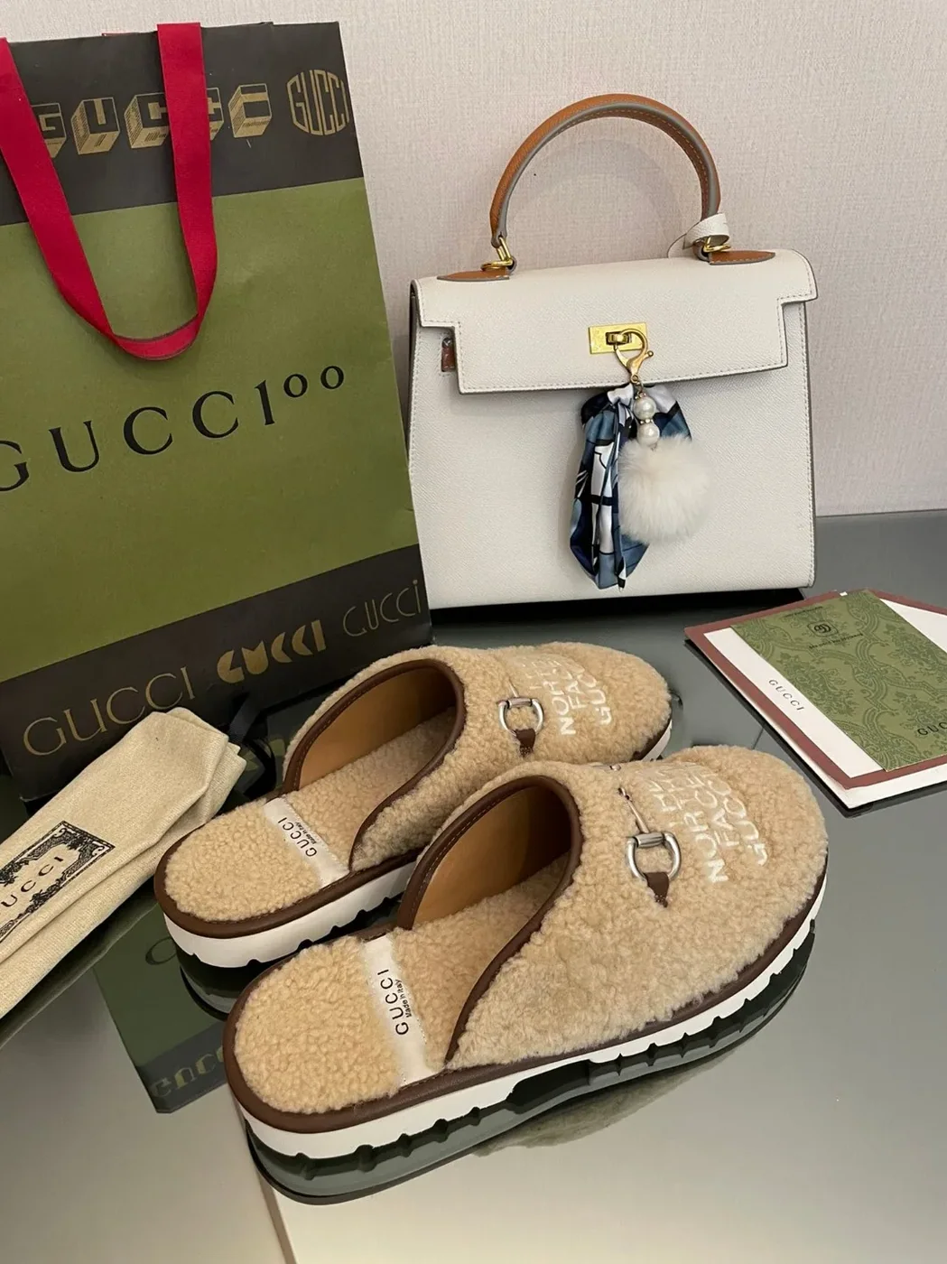 Gucci x The North Face Slippers Beige DEB70 Gucci x The North Face Slippers Beige DEB70