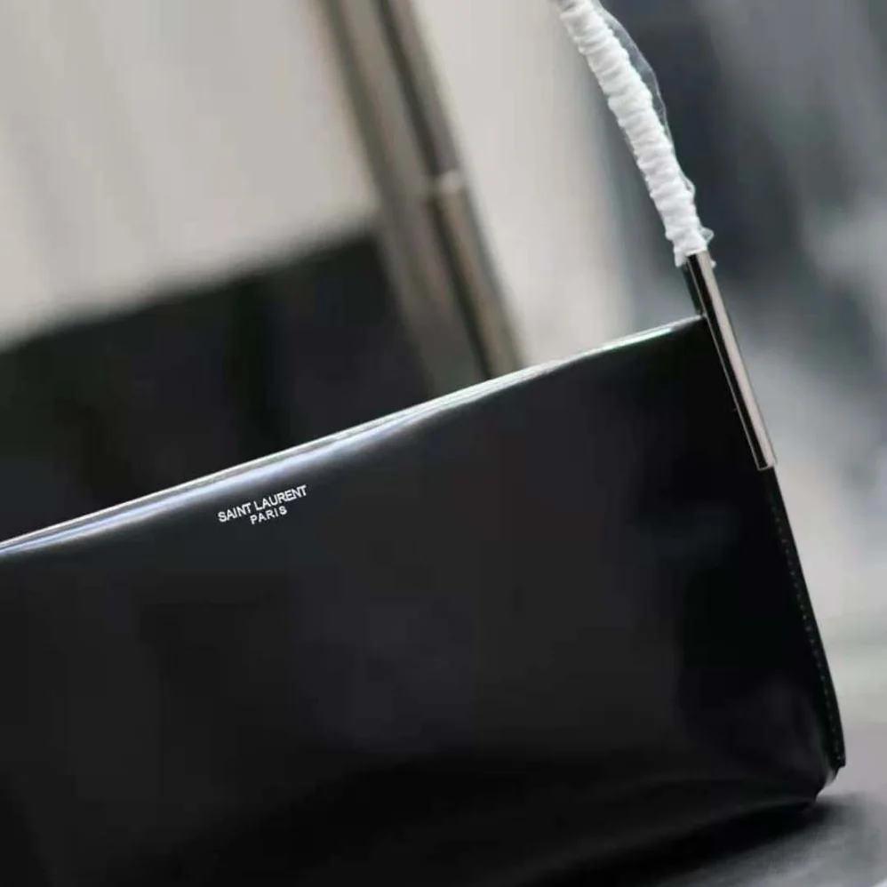 Saint Laurent YSL Suzanne Small in Shiny Leather for Women in Black