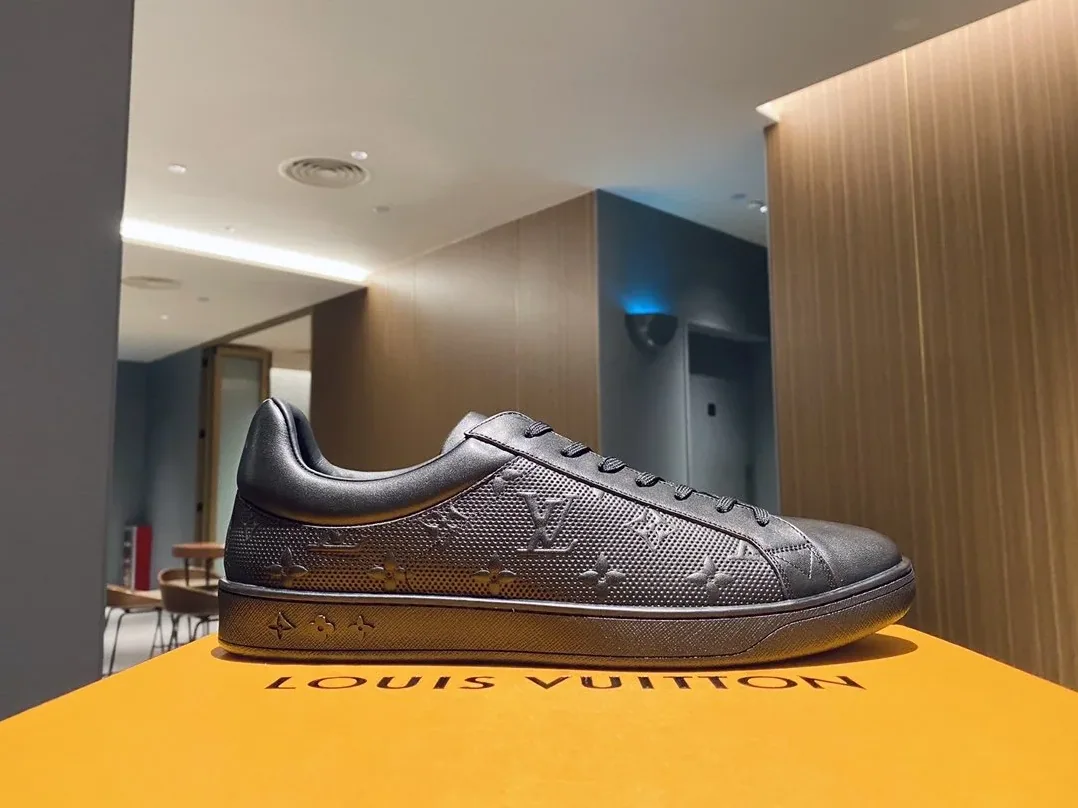 Louis Vuitton Luxembourg Sneaker Black LV 1A8QEB Louis Vuitton Luxembourg Sneaker Black LV 1A8QEB