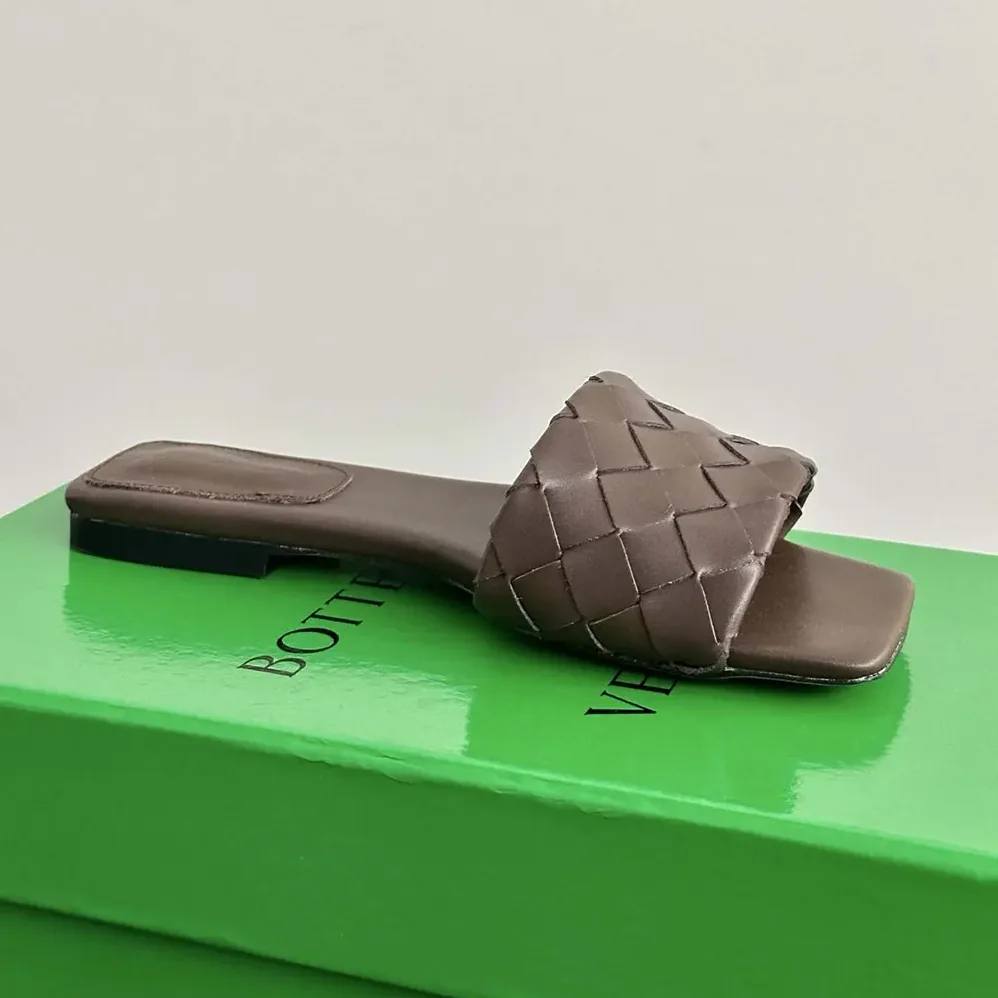 Bottega Veneta Parco Flat Mule for Women in Tan