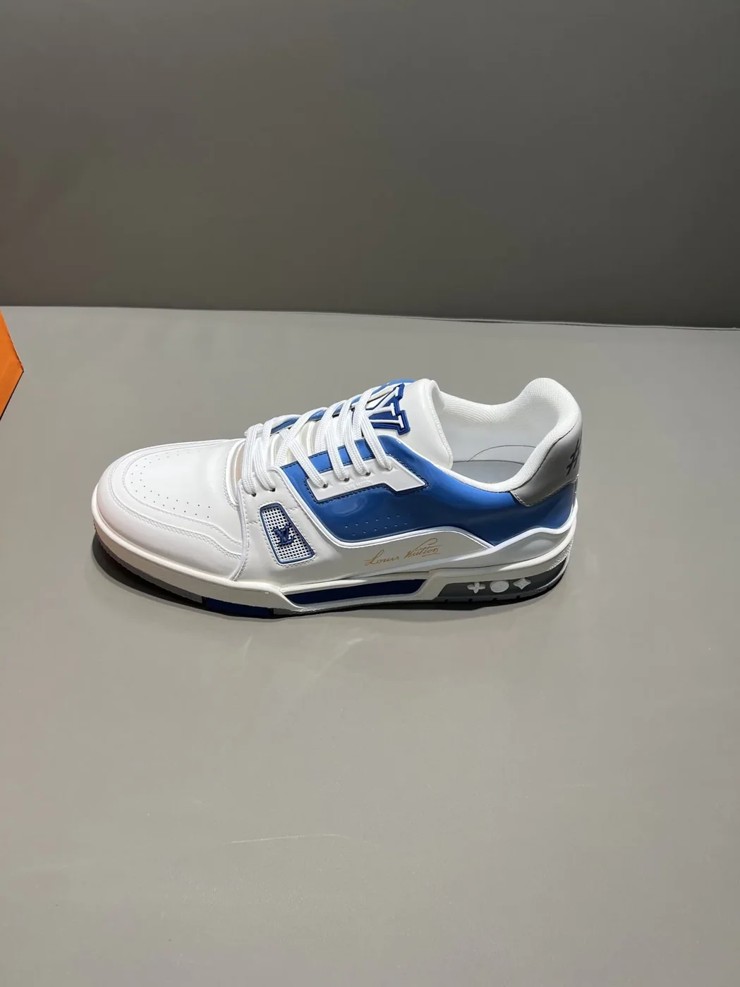 Louis Vuitton Trainer Sneaker White in Blue Virgil Abloh
