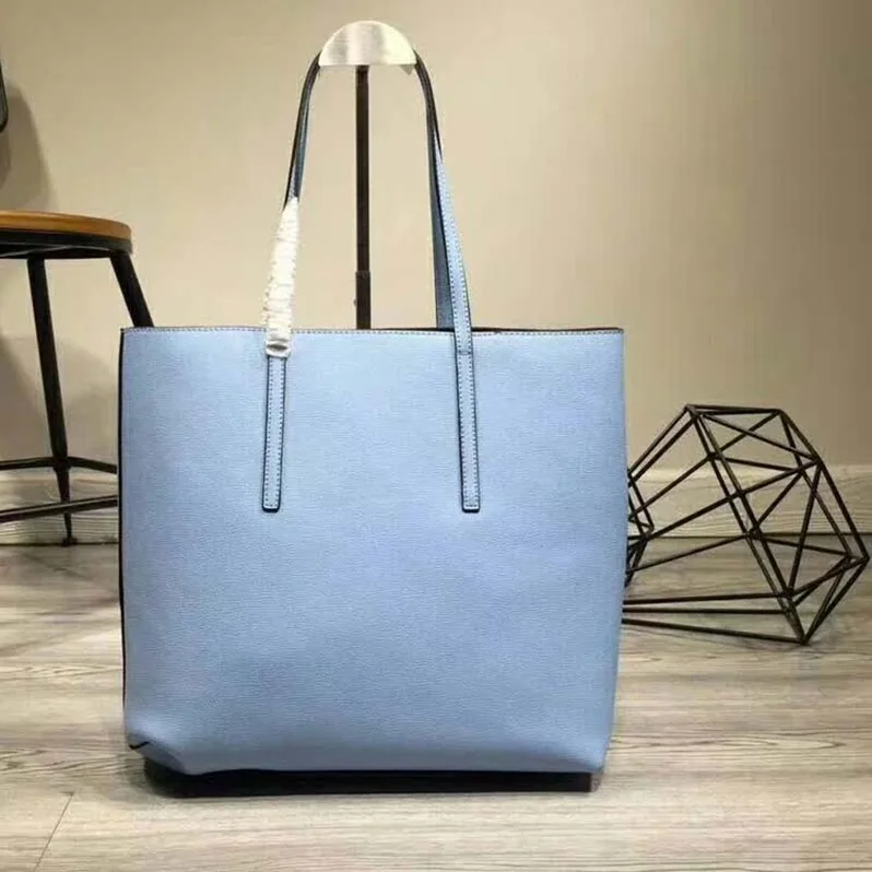 Fendi Leather Logo Shopper Bag for Women in Blue Fendi Leather Logo Shopper Bag for Women in Blue