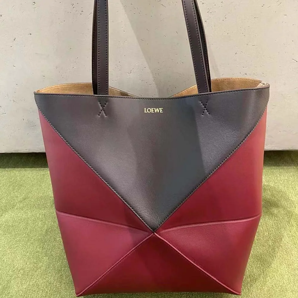 Loewe Puzzle Fold Tote in Shiny Calfskin for Unisex in Black