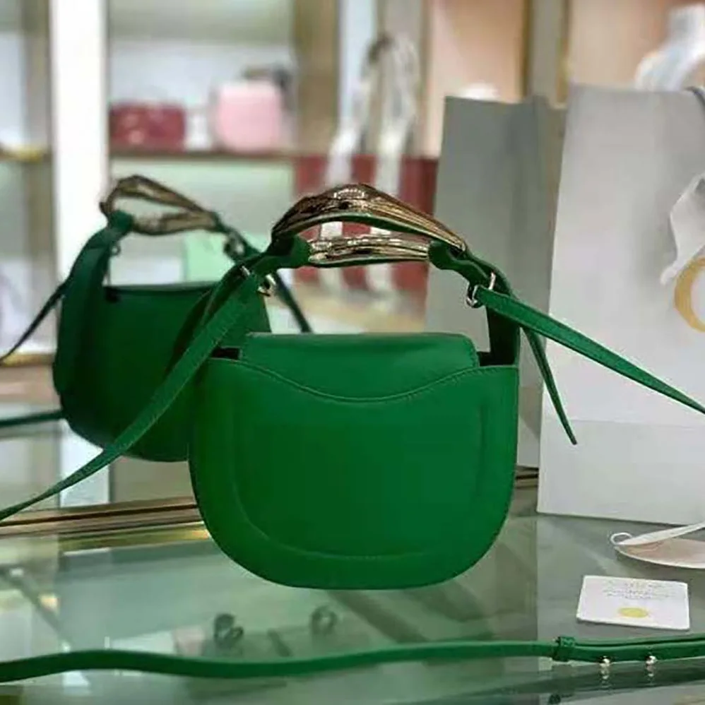 Chloe Kiss Small Purse in Small Grain Calfskin for Women in Green
