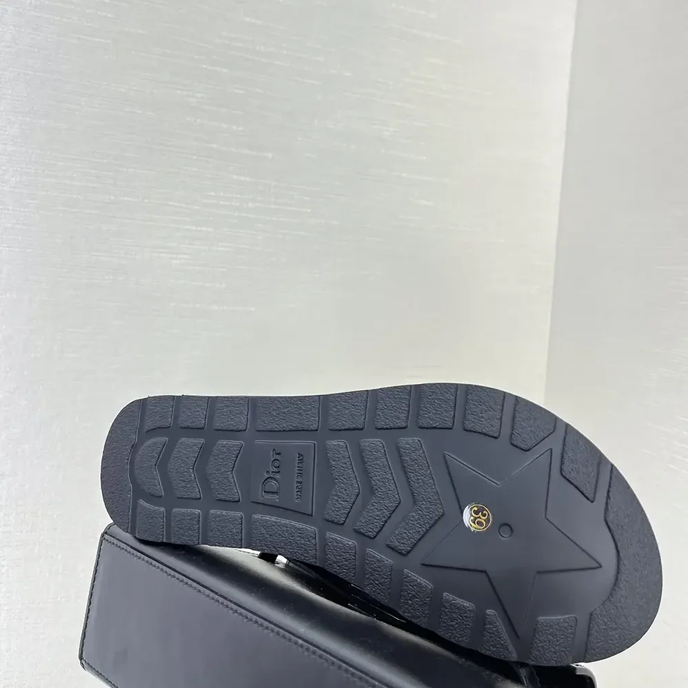 Dior Diorsea Thong Sandal Black Leather for Women in Effect Fabric Dior Diorsea Thong Sandal Black Leather for Women in Effect Fabric