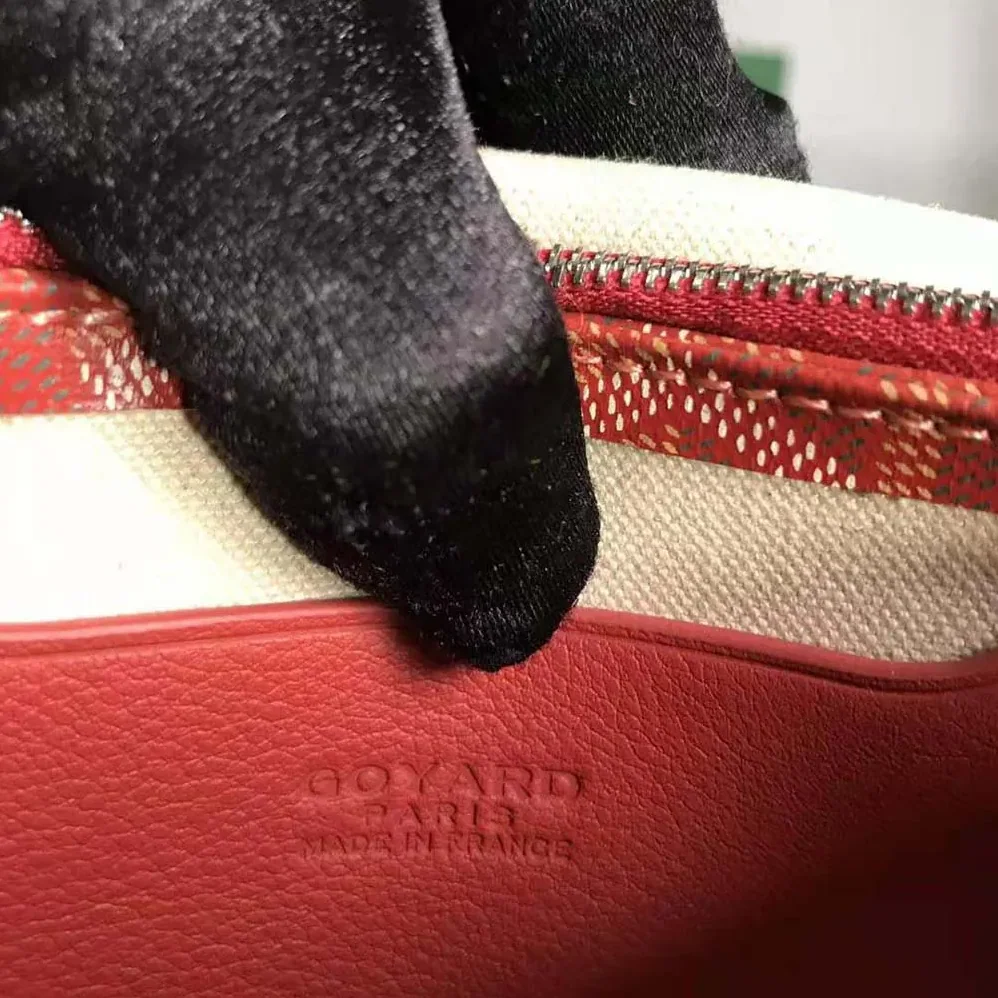 Goyard Plumet Pocket Wallet for Women in Red Goyard Plumet Pocket Wallet for Women in Red