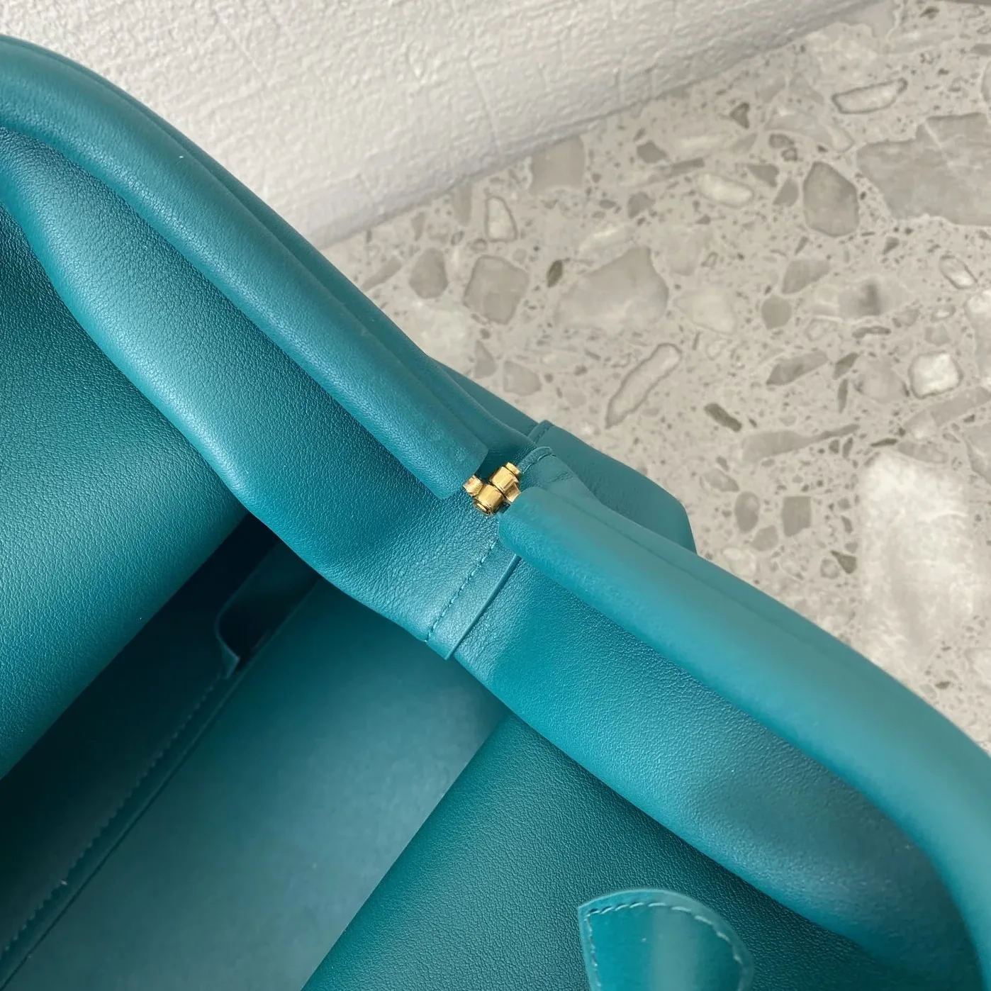 Bottega Veneta Point Mallard Bottega Veneta Point Mallard