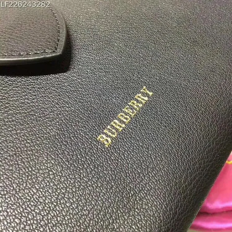 Burberry Medium Buckle Tote in Grainy Leather in Black