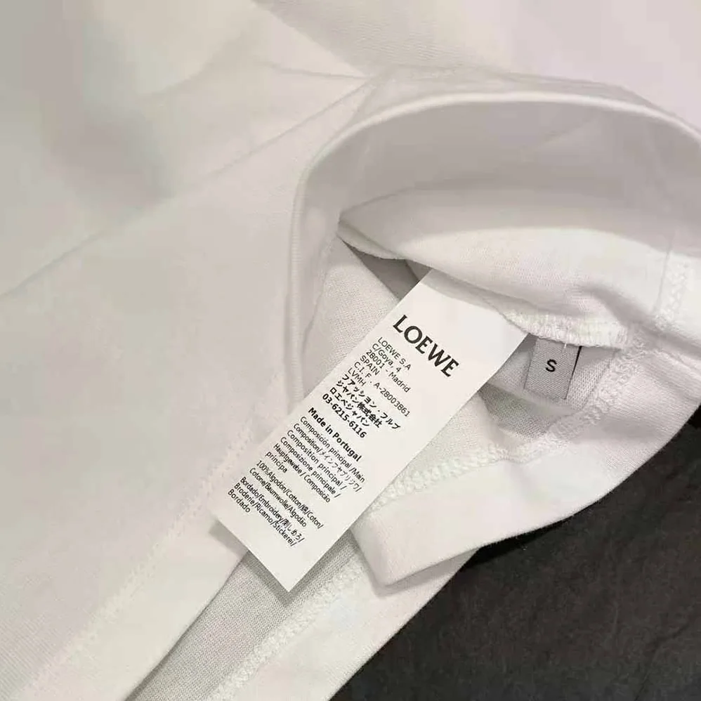 Loewe Cropped Anagram T-shirt in Cotton for Women in White Loewe Cropped Anagram T-shirt in Cotton for Women in White