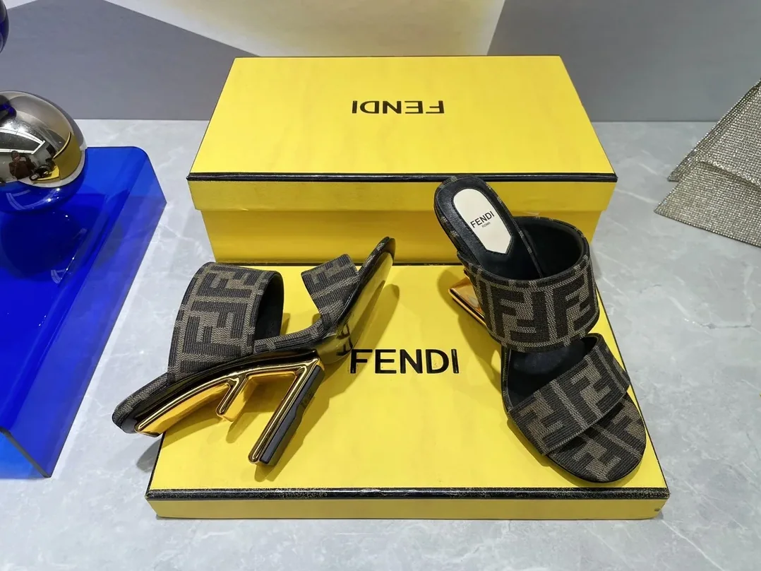 Fendi First Brown High in Heeled Sandals Fendi First Brown High in Heeled Sandals