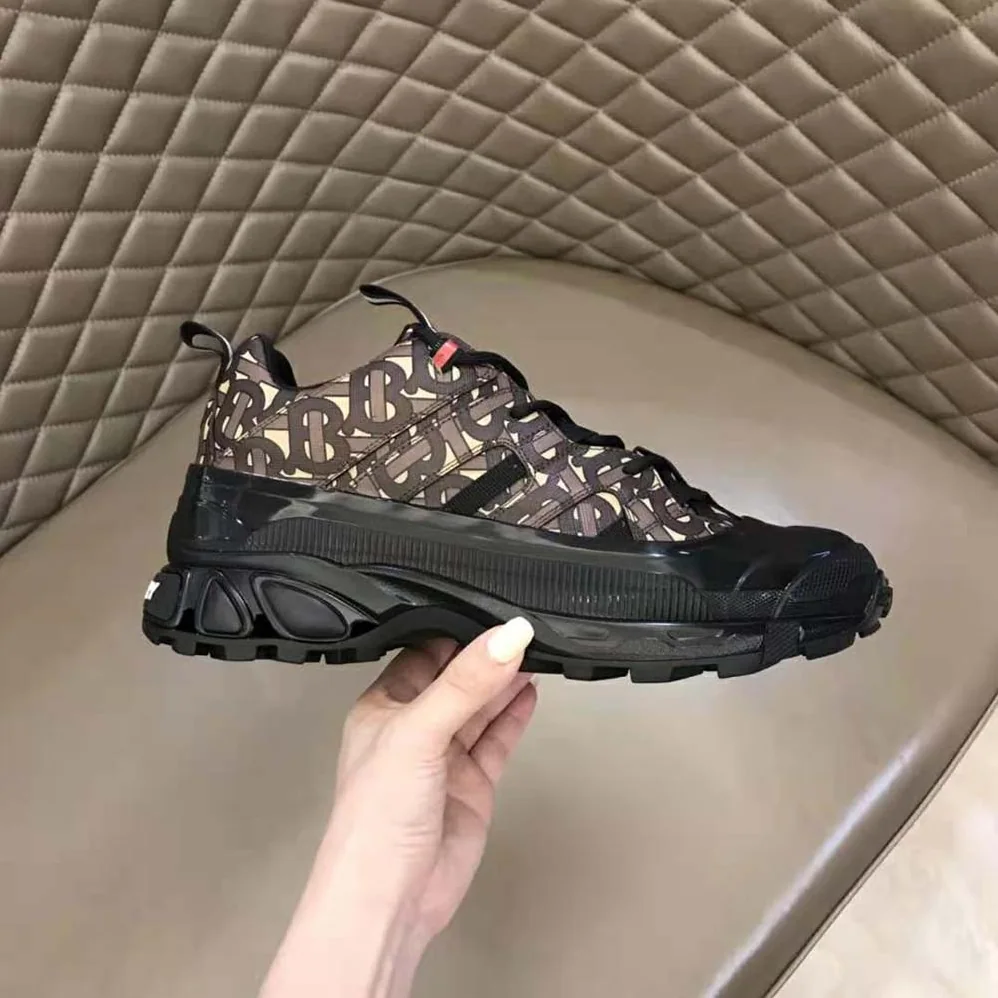Burberry Monogram Print E-canvas Arthur Sneakers for Women in Brown Burberry Monogram Print E-canvas Arthur Sneakers for Women in Brown