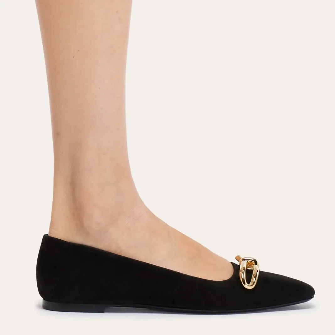 Ferragamo Ballet Flat With Asymmetric Bow Black 01H388 Ferragamo Ballet Flat With Asymmetric Bow Black 01H388