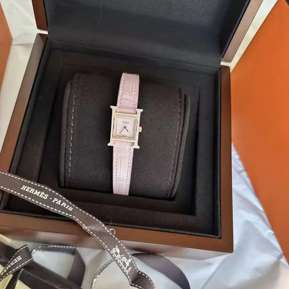 Hermes Heure H Watch Mini Model 21 mm for Women in Pink Hermes Heure H Watch Mini Model 21 mm for Women in Pink