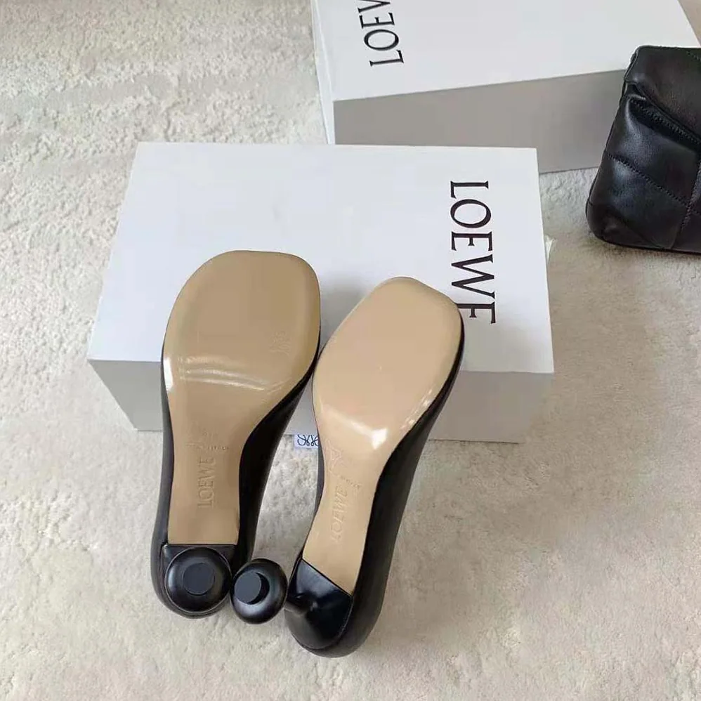Loewe Toy Pump in Goatskin for Women in Black