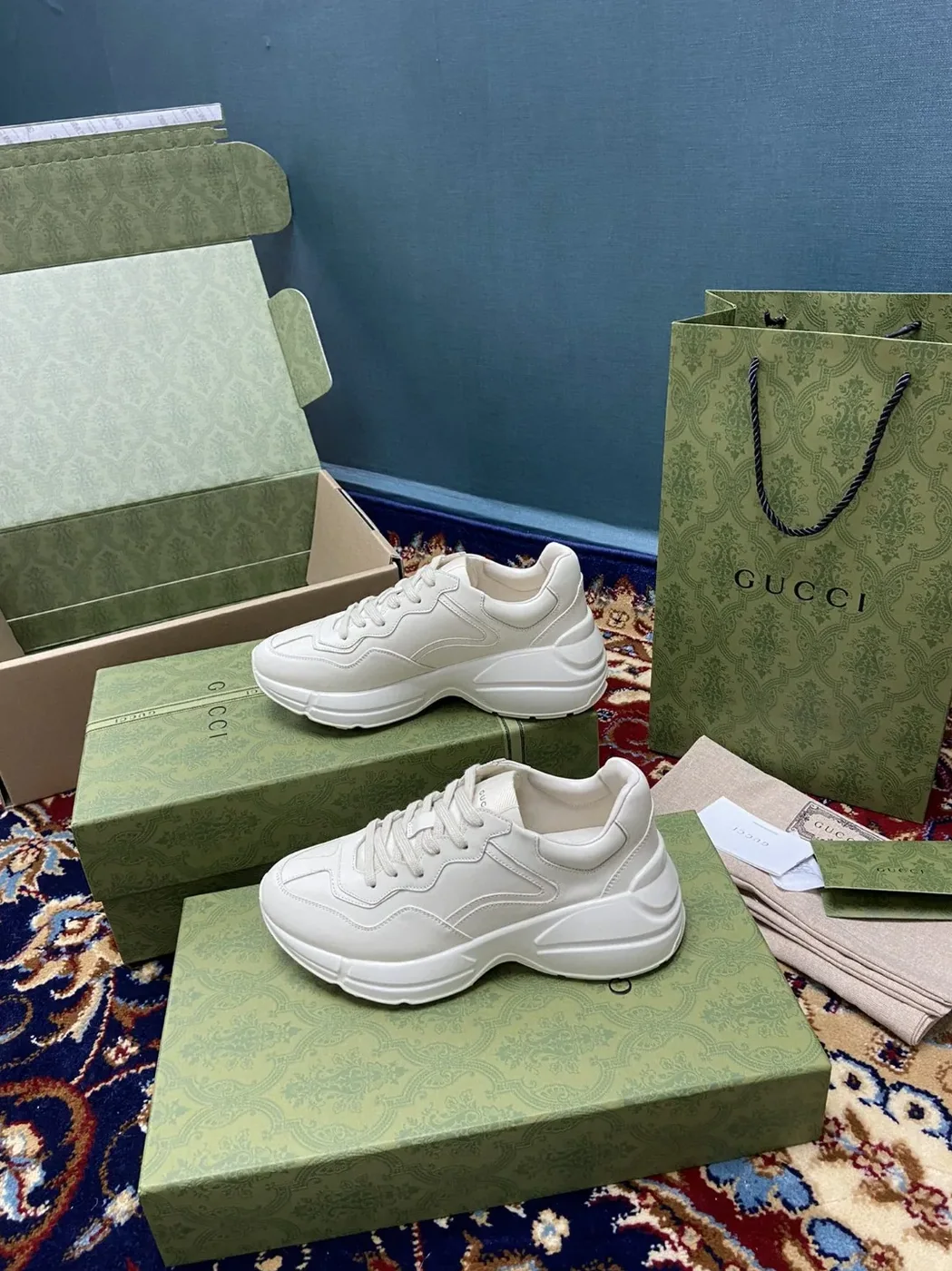 Gucci Rhyton Sneaker Beige 0G2R0