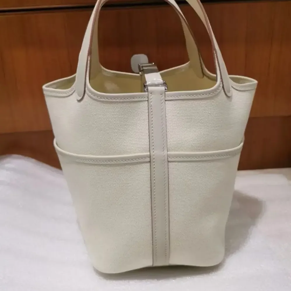 Hermes Picotin Lock 18 Pockets in Goeran Canvas Leather for Women in White Hermes Picotin Lock 18 Pockets in Goeran Canvas Leather for Women in White