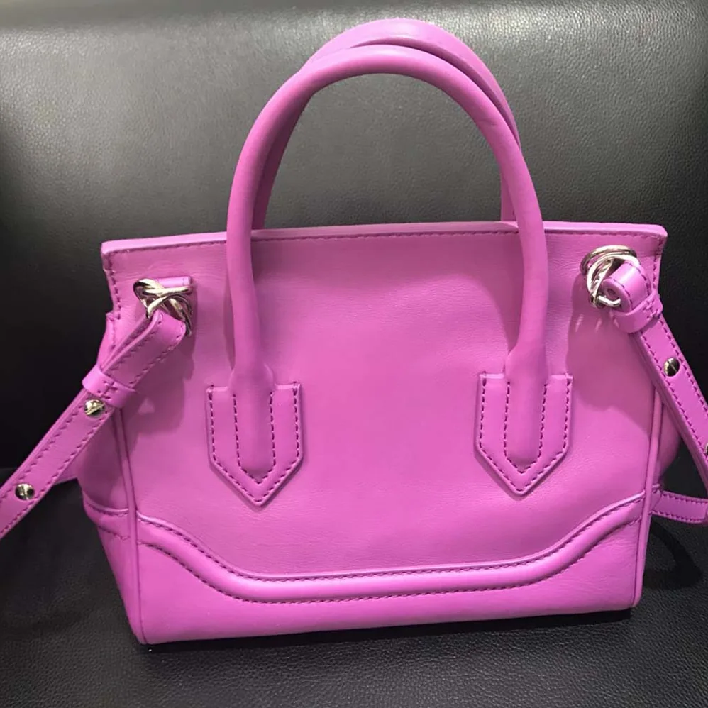 Versace Palazzo Empire Medium Bag in Calf Leather in Pink Versace Palazzo Empire Medium Bag in Calf Leather in Pink